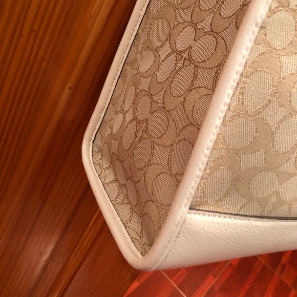 COACH Dempsey Carryall In Signature Jacquard With Stripe And Coach Patch - Picture 5 of 12